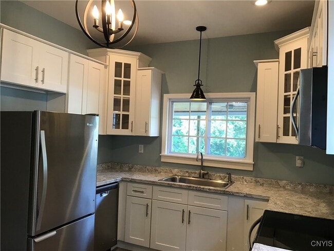 Building Photo - 1801 James St