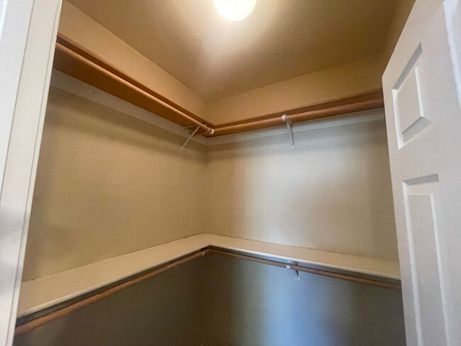 Building Photo - Sunshine Meadow 3 Bed/2 Bath Rancher