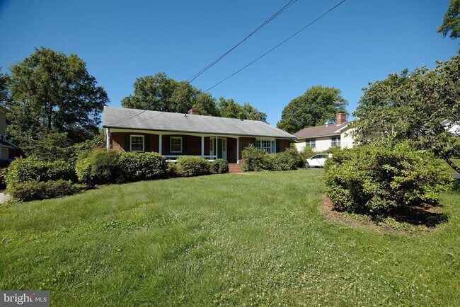 Building Photo - 2603 Beacon Hill Rd