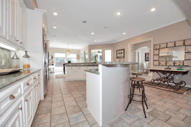 Building Photo - 70 Blooming Grove Ln