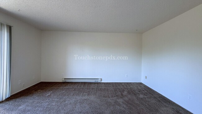 Building Photo - Charming 1-Bedroom Apartment in the Heart ...