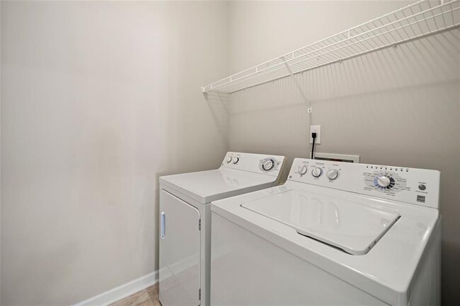 Building Photo - 6424 Queens Court Trace
