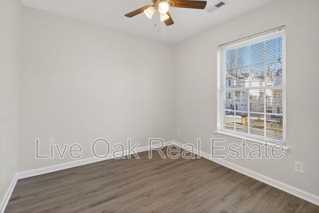 Building Photo - 1604 Parks Ave