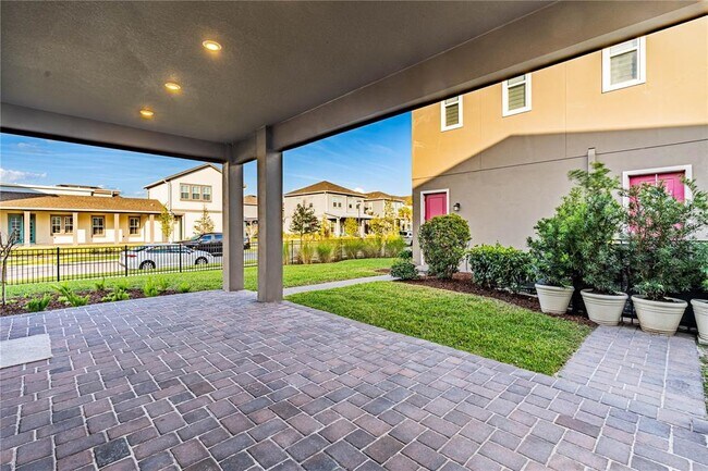 Building Photo - 10205 Pearson Ave