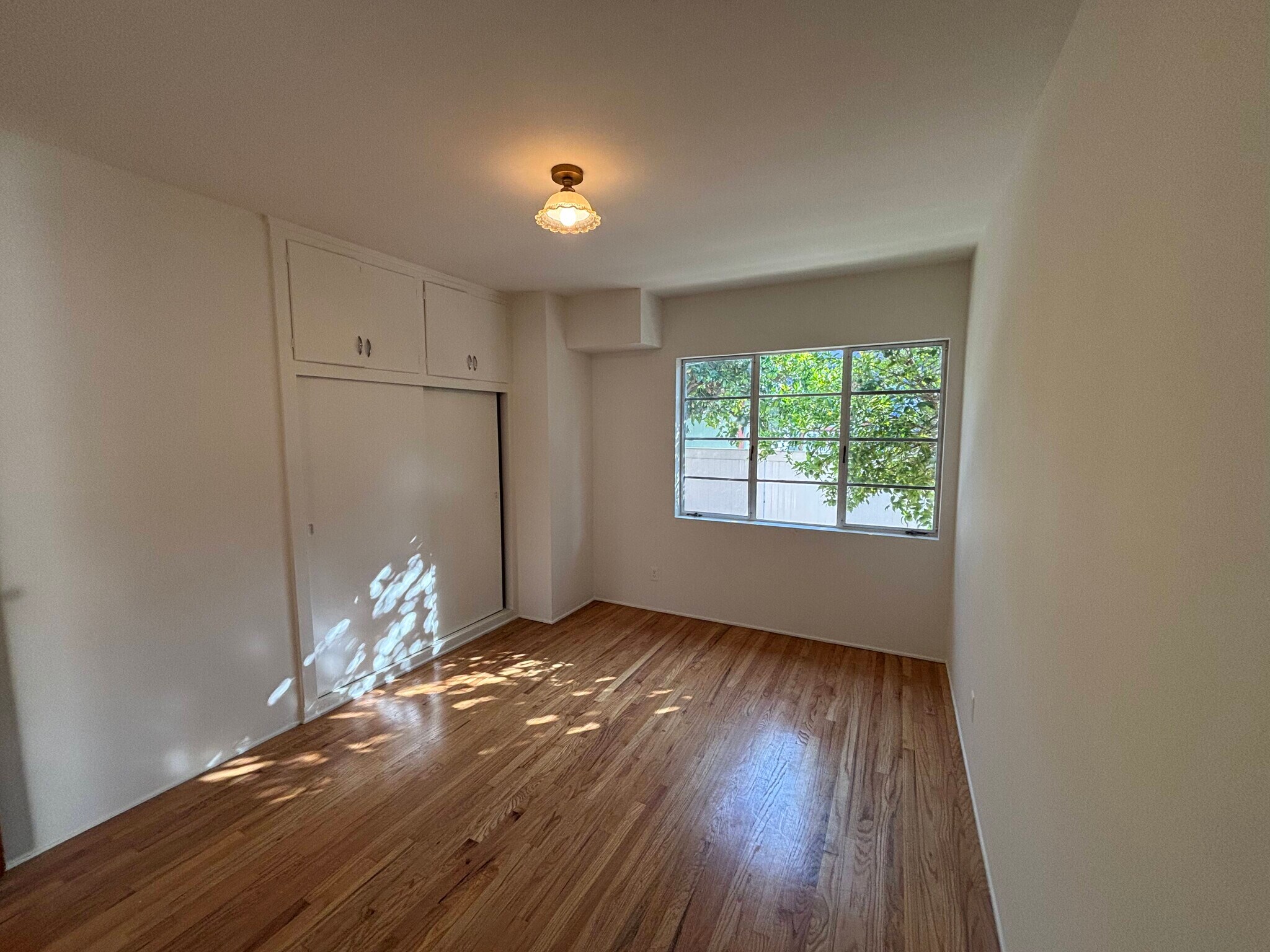 Building Photo - 4616 Kingswell Ave