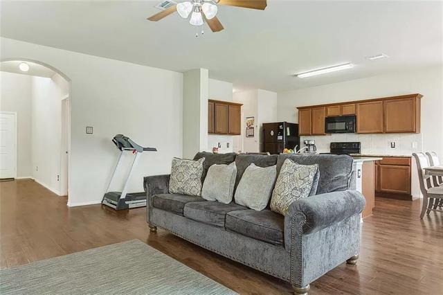 Building Photo - 1402 Bent Grass Dr