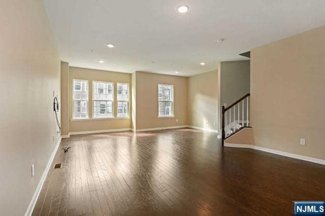 Building Photo - 70 Truman Dr