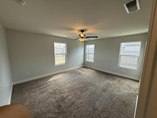 Building Photo - 2124 Ukiah Ct