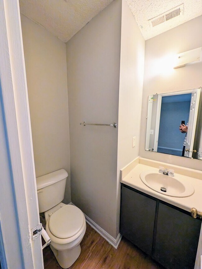 Building Photo - 4300 Presley Ct