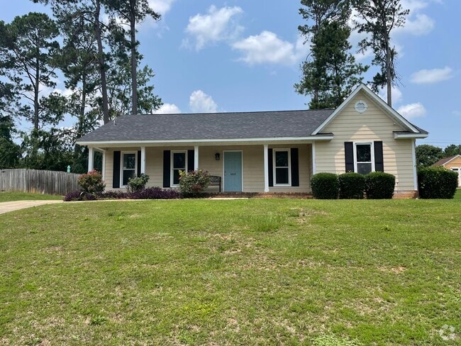 Building Photo - 4207 Fairfield Cir