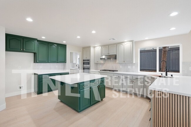 Building Photo - 5250 Fenton Way