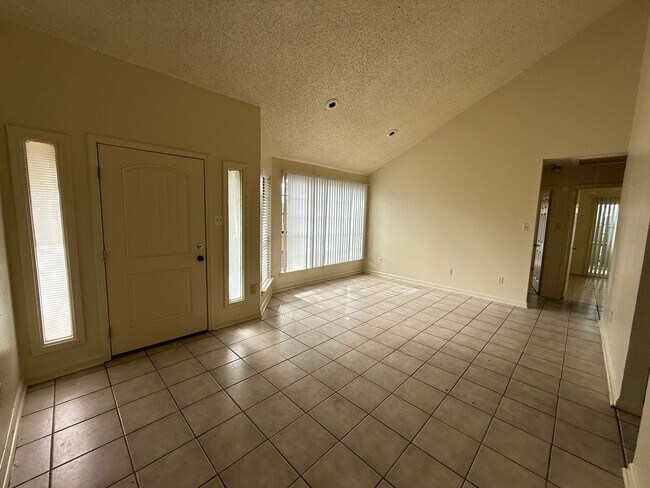 Building Photo - 8713 GSRI Ave