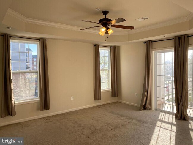 Building Photo - 43075 Thoroughfare Gap Terrace