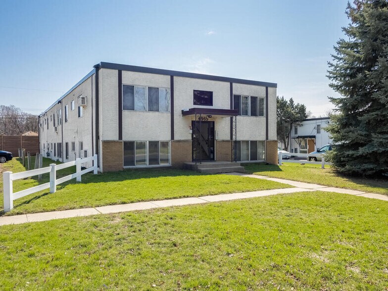 Building Photo - 4965 3rd St NE