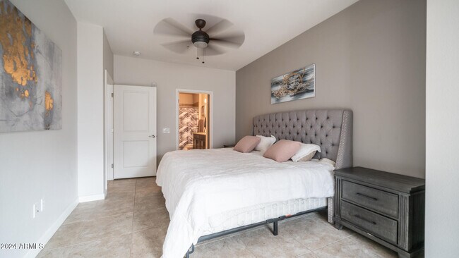 Building Photo - 2511 W Queen Creek Rd