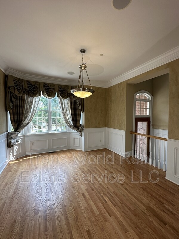 Building Photo - 1041 Emory Parc Pl