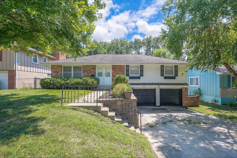 Primary Photo - 505 E 90th Terrace