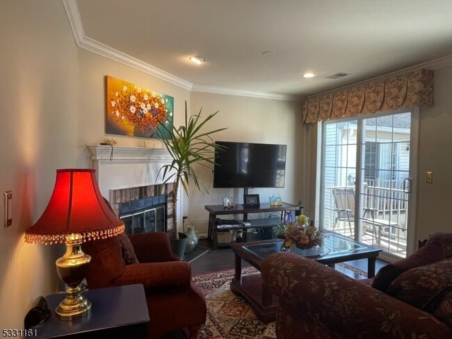 Building Photo - 28 Commonwealth Dr