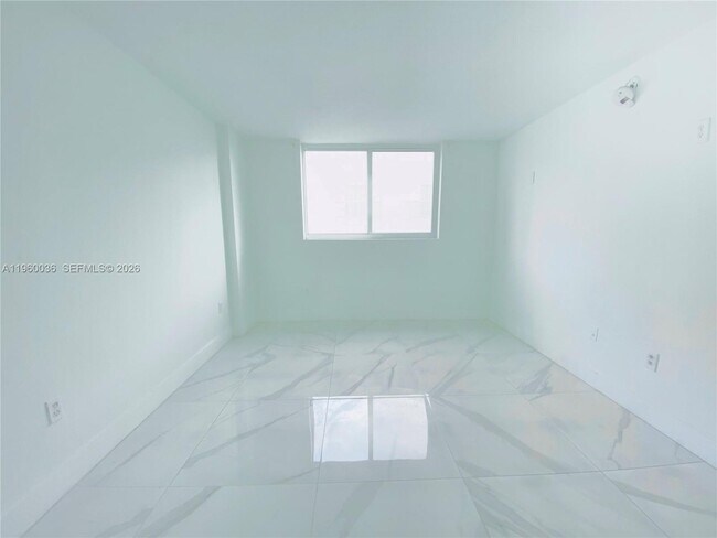 Building Photo - 401 Ocean Dr