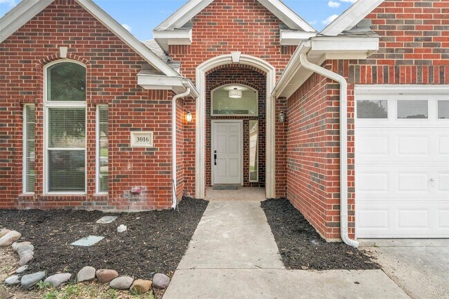 Building Photo - 3016 Deer Trail