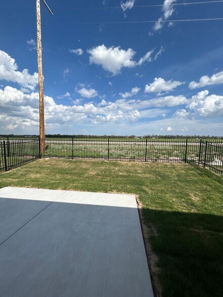 Building Photo - 157 N Gowen St