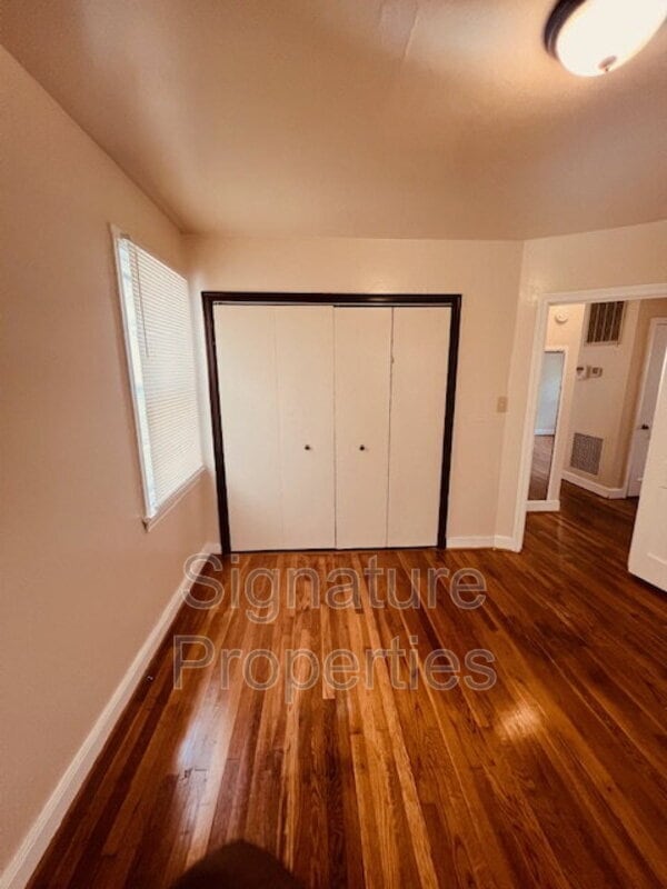 Building Photo - 2128 N Whitehill Dr