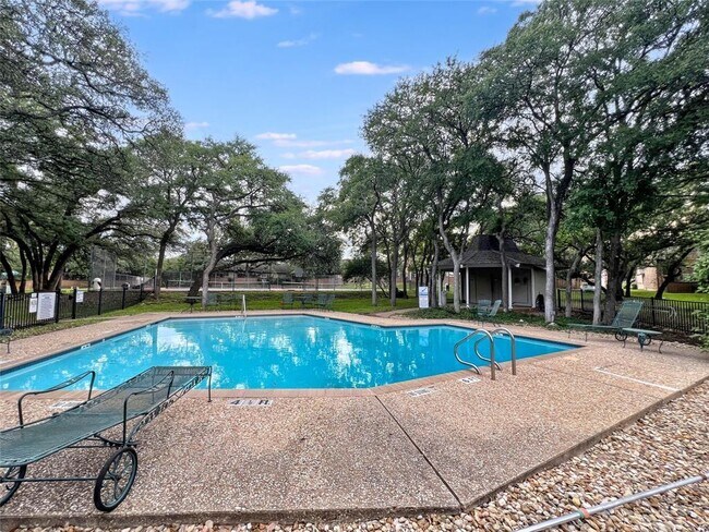 Building Photo - 8301 Greenslope Dr