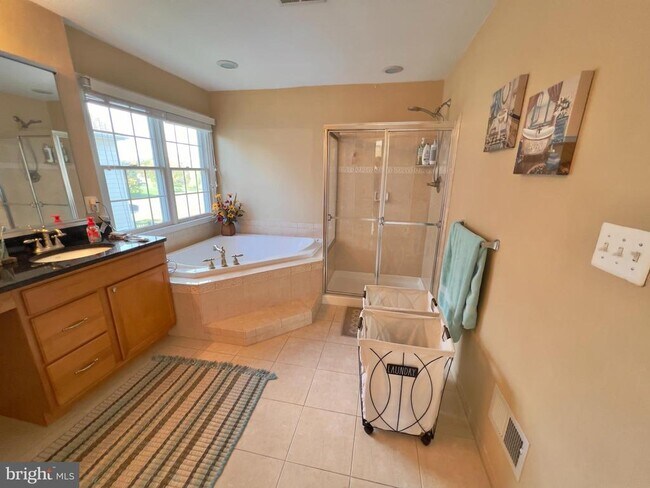 Building Photo - 42650 Nations St