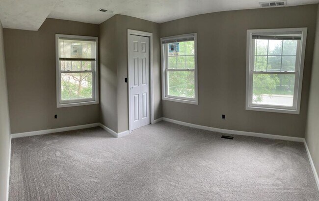 Building Photo - 6124 N 30th Street