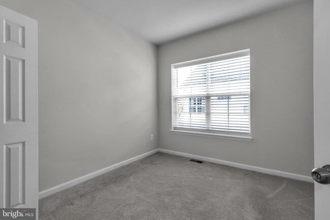 Building Photo - 7105 Rowlock Aly