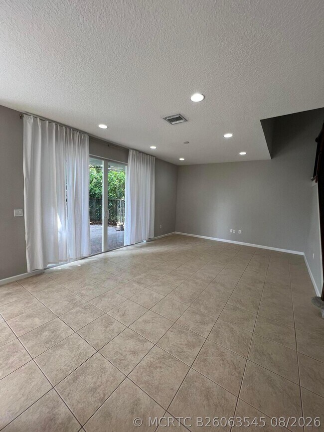 Building Photo - 9070 Dupont Pl