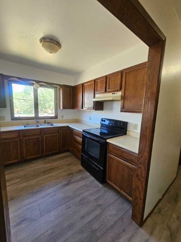 Building Photo - 203 W Larch St