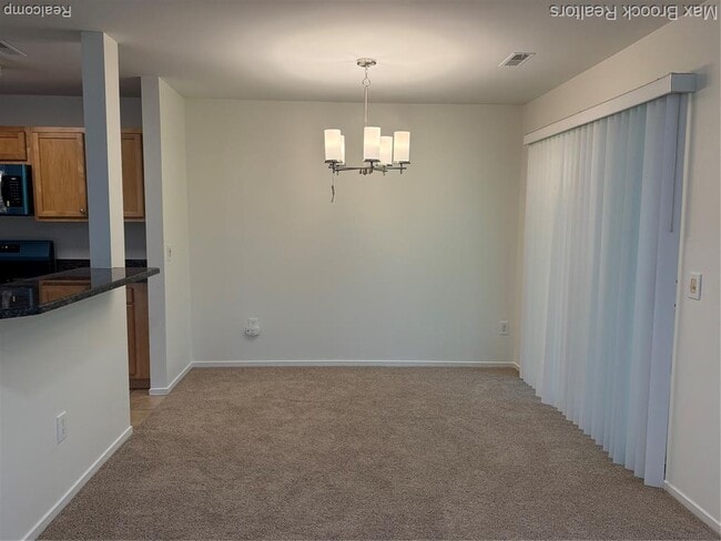 Building Photo - 6560 Ridgefield Cir