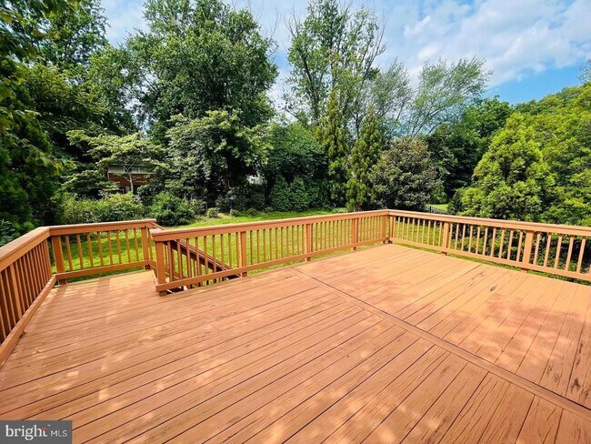 Building Photo - 7115 Warbler Ln