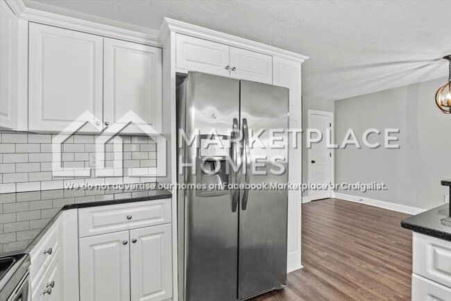 Building Photo - 128 Downsbury Rd