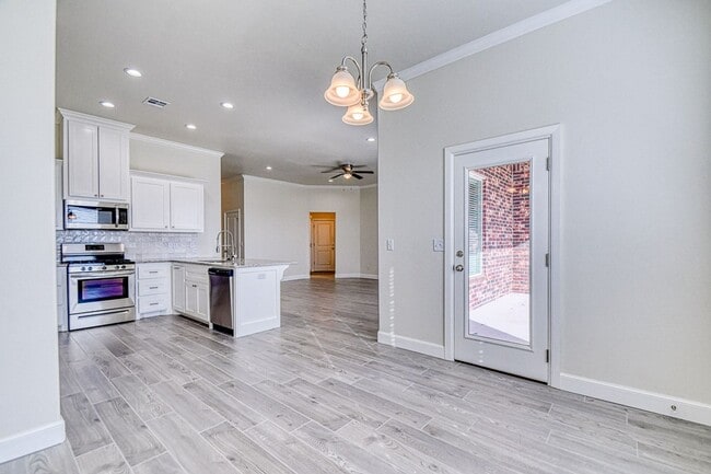 Building Photo - 3112 Pebble Pond Dr
