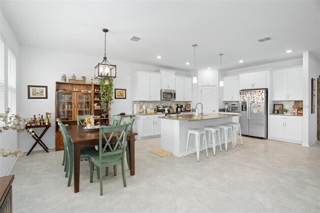 Building Photo - 6115 Claystone Wy