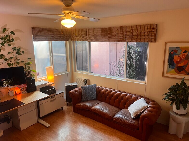 Building Photo - 3641 Kelton Ave