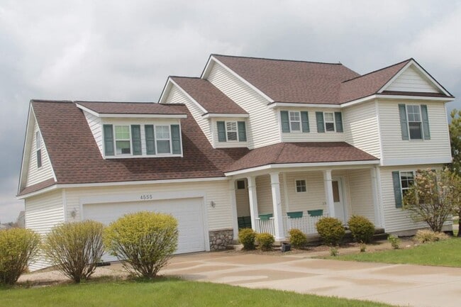 Building Photo - 4555 Cider Wood Dr NW