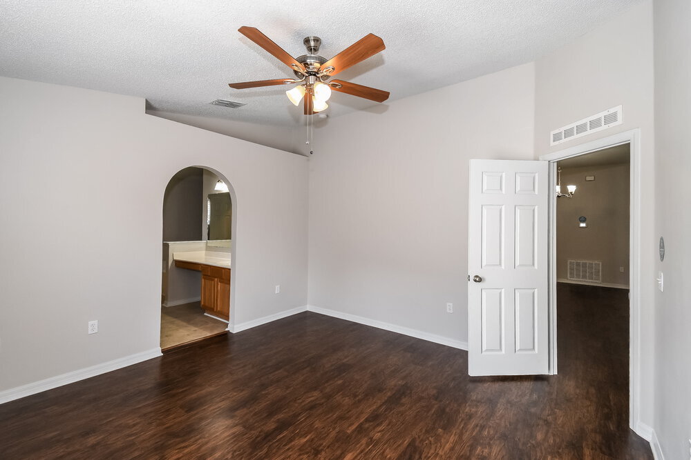 Building Photo - 7428 Prosperity Park Rd N