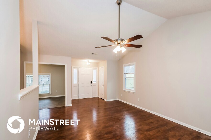 Building Photo - 2927 Faircroft Way