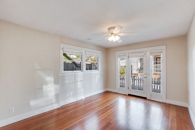 Building Photo - 332 Waverley St