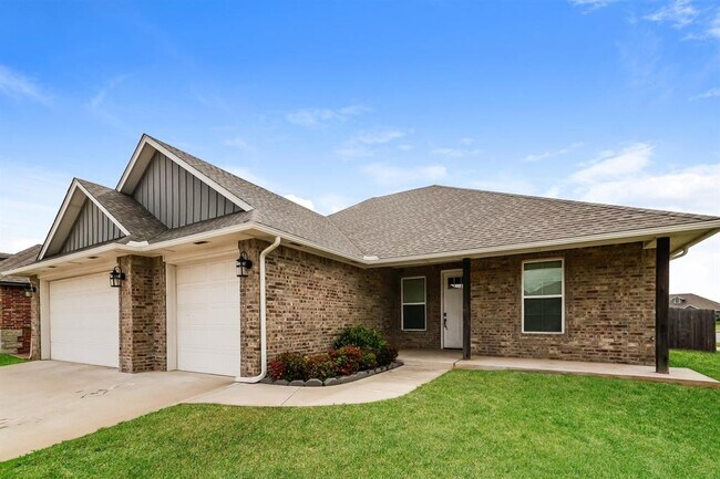 Building Photo - 4213 St Augustine St