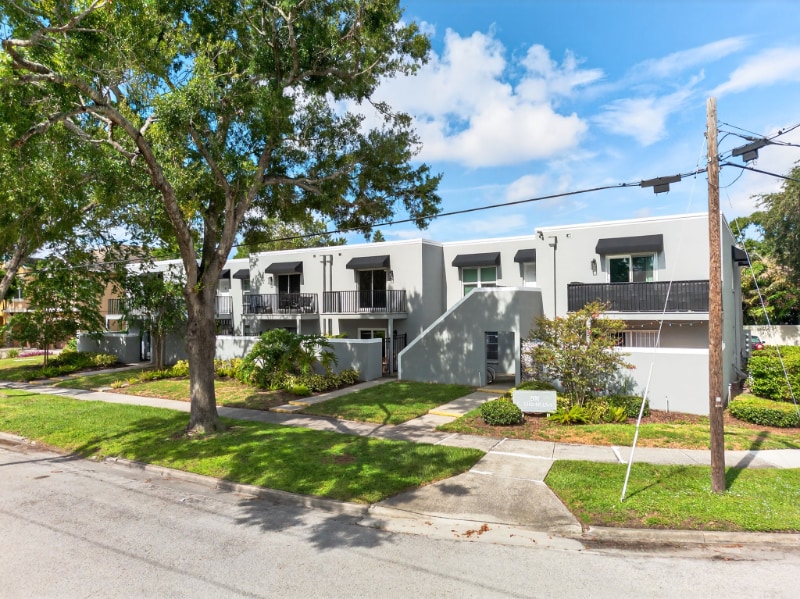Building Photo - 201 S Arrawana Ave