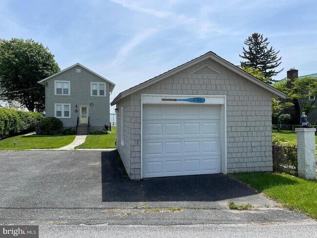 Building Photo - 2513 Barrison Point Rd