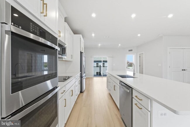 Building Photo - 2136 Glacier Rd