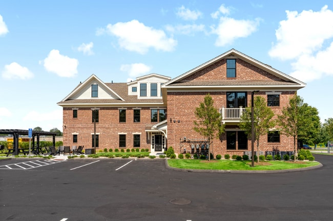 Building Photo - 99 Lynde St