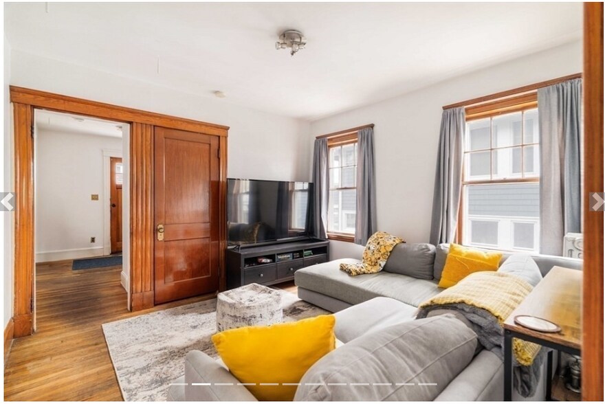 Building Photo - 12 Upland Rd