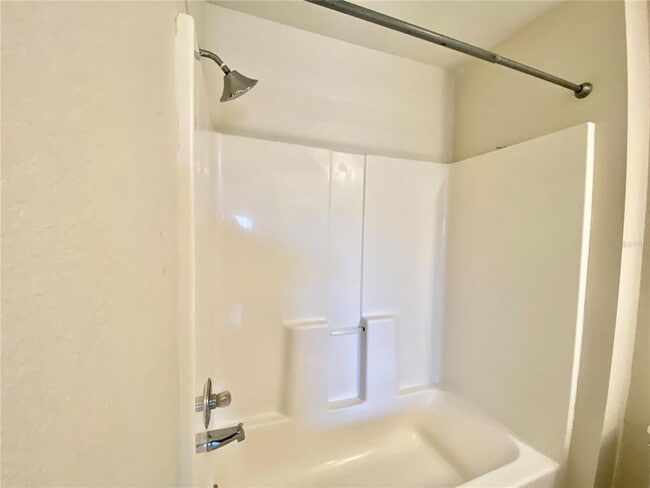 Building Photo - 5467 Vineland Rd