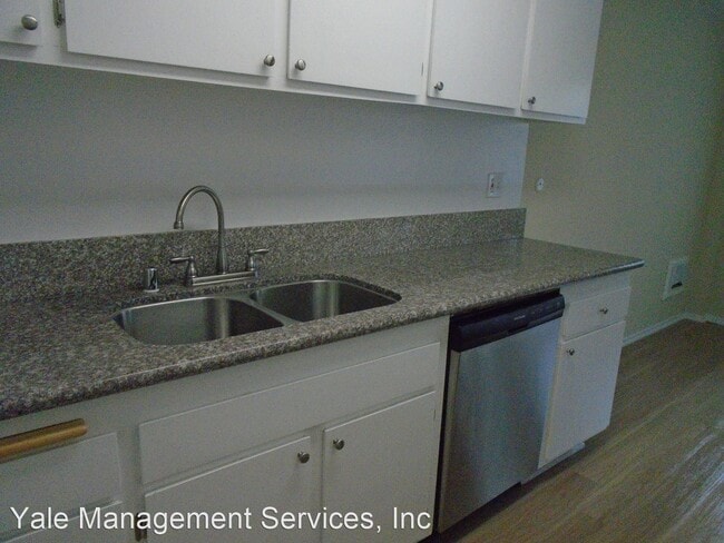 Building Photo - 18355 Collins St